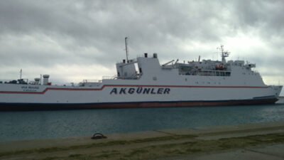 Girne’den Taşucu’na sefer yapan Akgünler Denizciliğe ait bir geminin, Taşucu