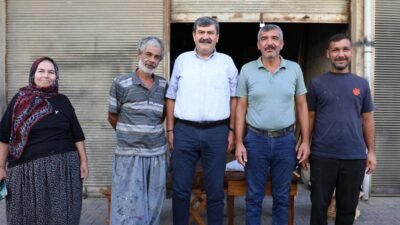 Toroslar Belediye Başkanı Abdurrahman Yıldız, güne ilçenin farklı mahallelerindeki esnafları