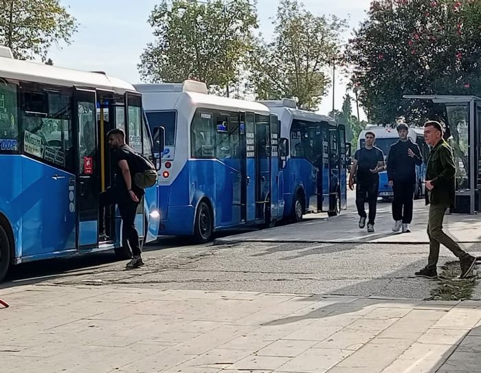 MERSİN’DE TOPLU TAŞIMAYA ZAM! Artan maliyetler nedeniyle Mersin’de şehir içi toplu taşıma ücretleri güncellendi. Yeni