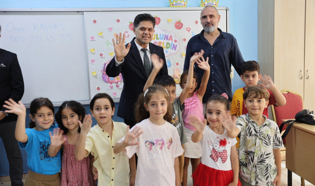 ÖZDEMİRCİ, TOROSLAR BAHRİYE İLKOKULUNU ZİYARET ETTİ İl Millî Eğitim Müdürü Muhammed Özdemirci, yeni eğitim öğretim yılı