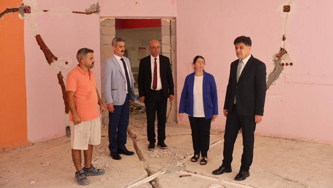 ÖZDEMİRCİ, LERZAN GÜRÜZ MASALEVİ İNŞAAT ALANINDA İNCELEMELERDE BULUNDU İl Millî Eğitim Müdürü Muhammed Özdemirci, Toroslar ilçesinde yapımı devam