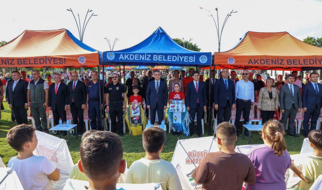 VALİ TOROS, “UÇURTMALAR VURULMASIN, GÖKYÜZÜ ÇOCUKLARA KALSIN” ETKİNLİĞİNE KATILDI Mersin Valisi Atilla Toros, Gazze’de yaşanan saldırılar ile dünyanın farklı