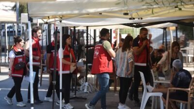 Mersin ve Adana’dan görevlendirilen 7 psikososyal destek personeli, KKTC’ye gönderildi. Aile Ve Sosyal Hizmetler Bakanlığı tarafından görevlendirilen 7 psikososyal destek