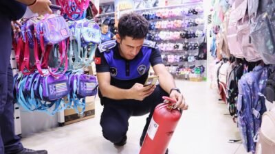 Toroslar Belediyesi Zabıta Müdürlüğü ekipleri, yeni eğitim-öğretim yılı öncesinde çocukların