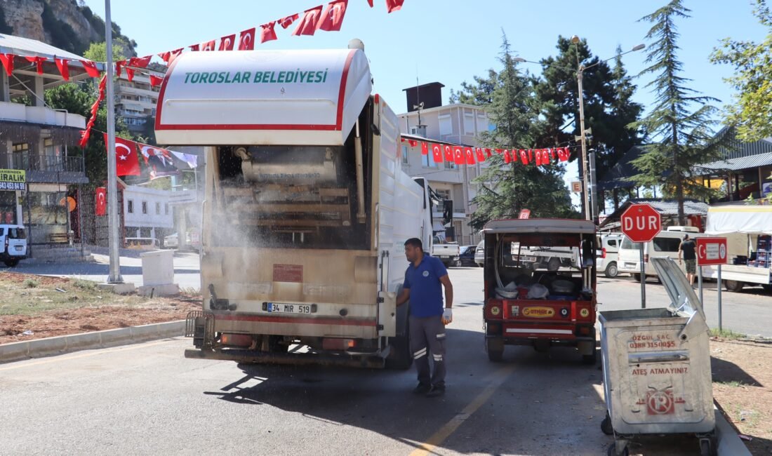 TOROSLAR’IN YAYLALARINDA KONTEYNERLER YERİNDE YIKANIP DEZENFEKTE EDİLİYOR Mersin’in doğal güzellikleriyle öne çıkan Toroslar ilçesinin yüksek kesimlerindeki yaylalarda,