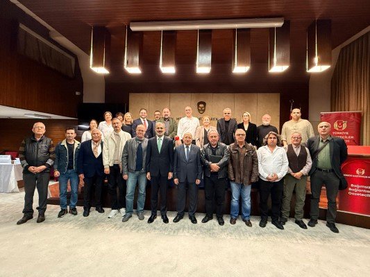 Türkiye Gazeteciler Cemiyeti (TGC) “Gazeteci Olmak-Gazeteci Kalmak” toplantıları kapsamında 16