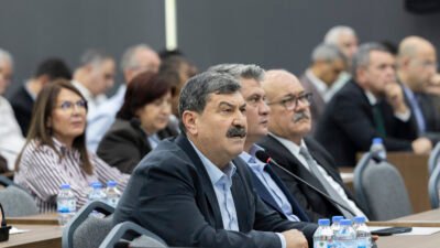 Mersin Büyükşehir Belediyesi Ekim ayı meclis toplantısında konuşan Toroslar Belediye
