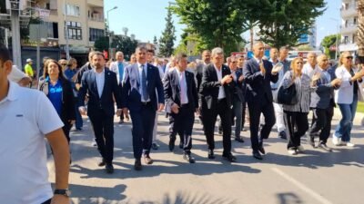Mersin Büyükşehir Belediye Başkanı Vahap Seçer ile ilçe belediye başkanlarının