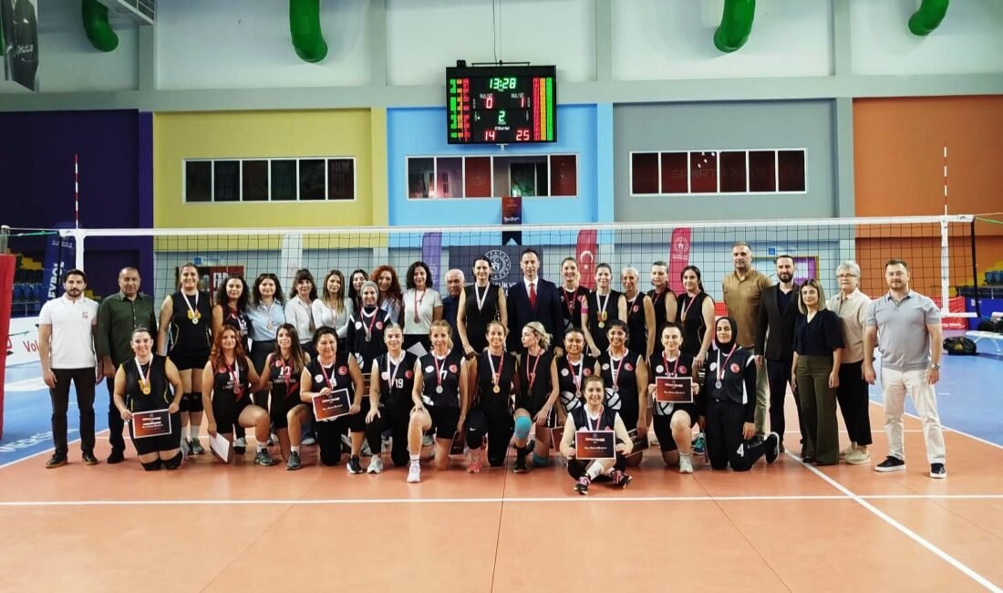 4. KAMU SPOR OYUNLARI MERSİN’DE SONA ERDİ Sporun birleştirici gücüyle 23 kamu kurumundan yaklaşık 300 sporcuyu buluşturan