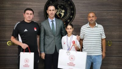 Mersinli millî sporcu Esmanur Geyik, 27-29 Kasım tarihleri arasında Romanya’da