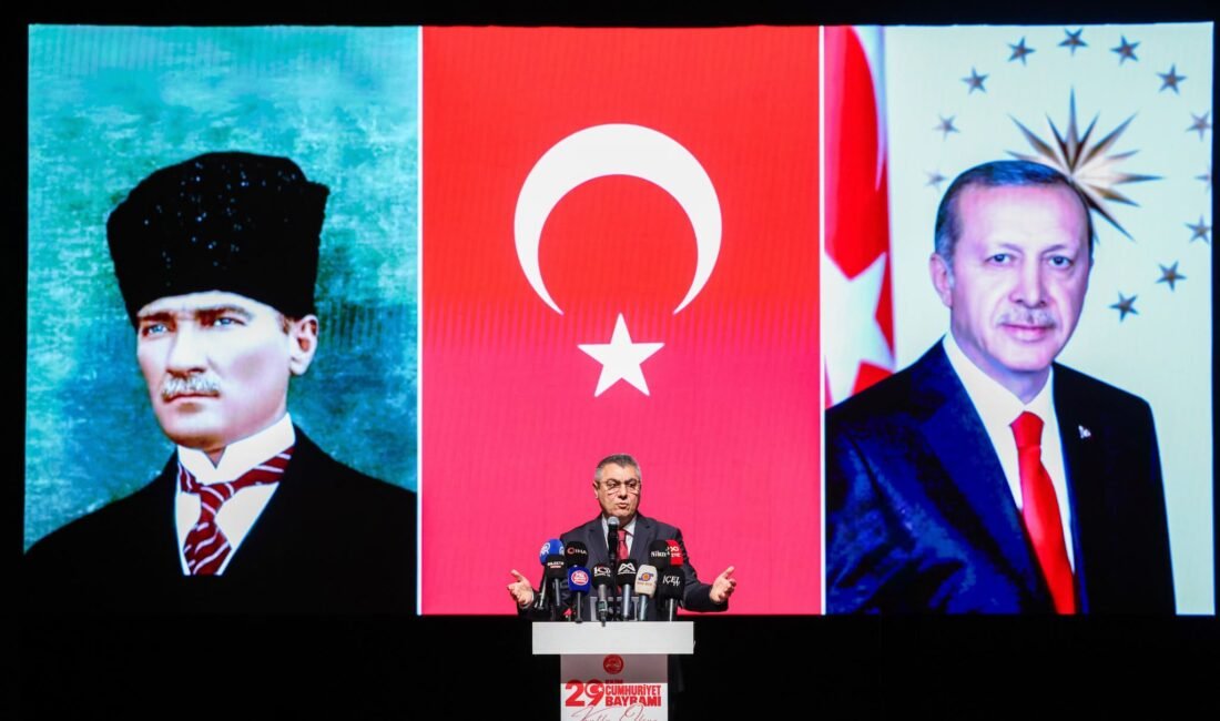 CUMHURİYETİN 103’ÜNCÜ YIL DÖNÜMÜ MERSİN’DE COŞKUYLA KUTLANDI Cumhuriyetin ilanının 103’üncü yıl dönümü, Mersin’de büyük bir gurur ve
