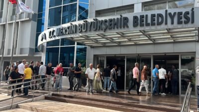 Mersin Büyükşehir Belediyesi ile Yenişehir ve Mezitli belediyelerine operasyon düzenlendi. Mersin Cumhuriyet