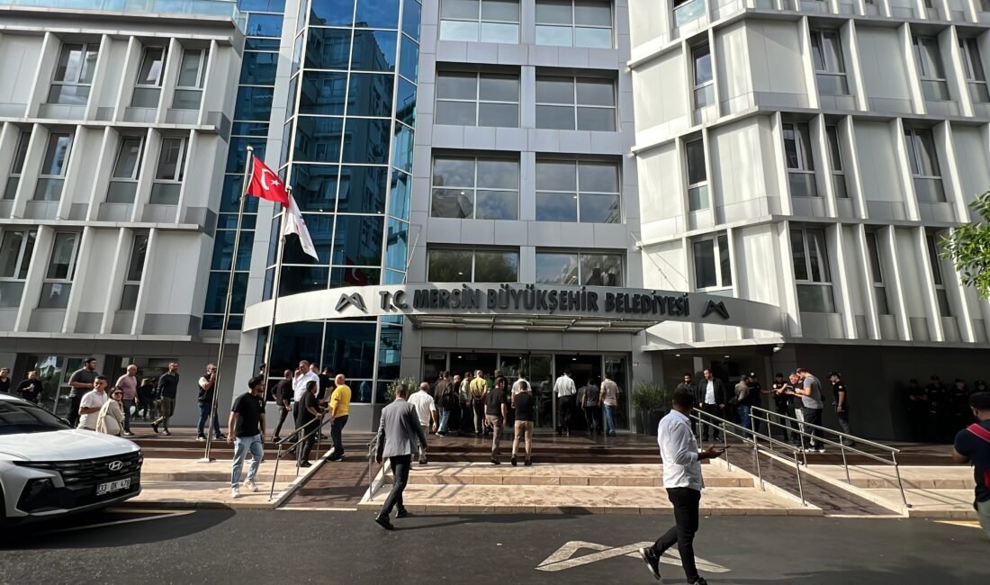 Mersin Büyükşehir, Mezitli ve Yenişehir belediyelerine yönelik yürütülen soruşturma kapsamına