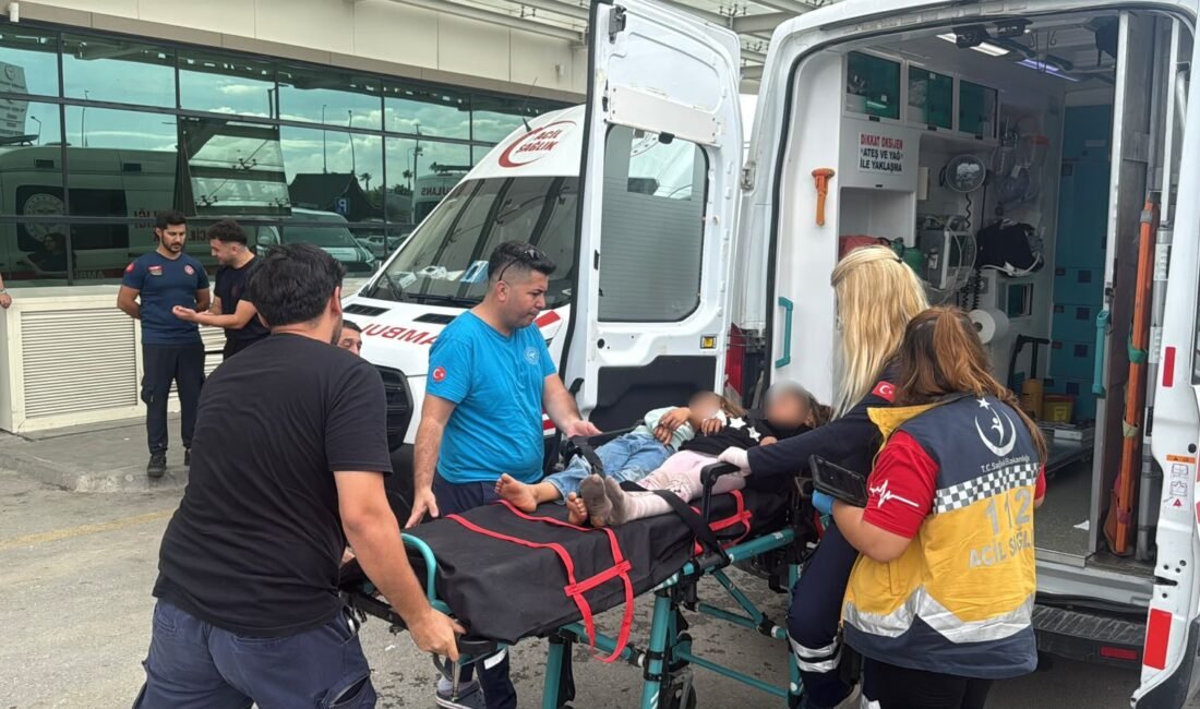 Mersin‘in Tarsus ilçesi sınırlarında otoyolda tarım işçilerini taşıyan minibüs ile