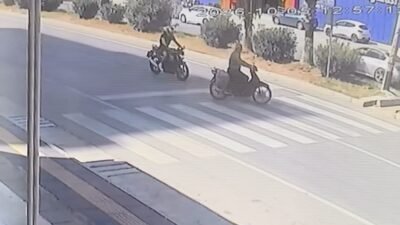 Mersin‘in Erdemli ilçesinde iki motosiklet çarpıştı, sürücülerden biri hayatını kaybetti.