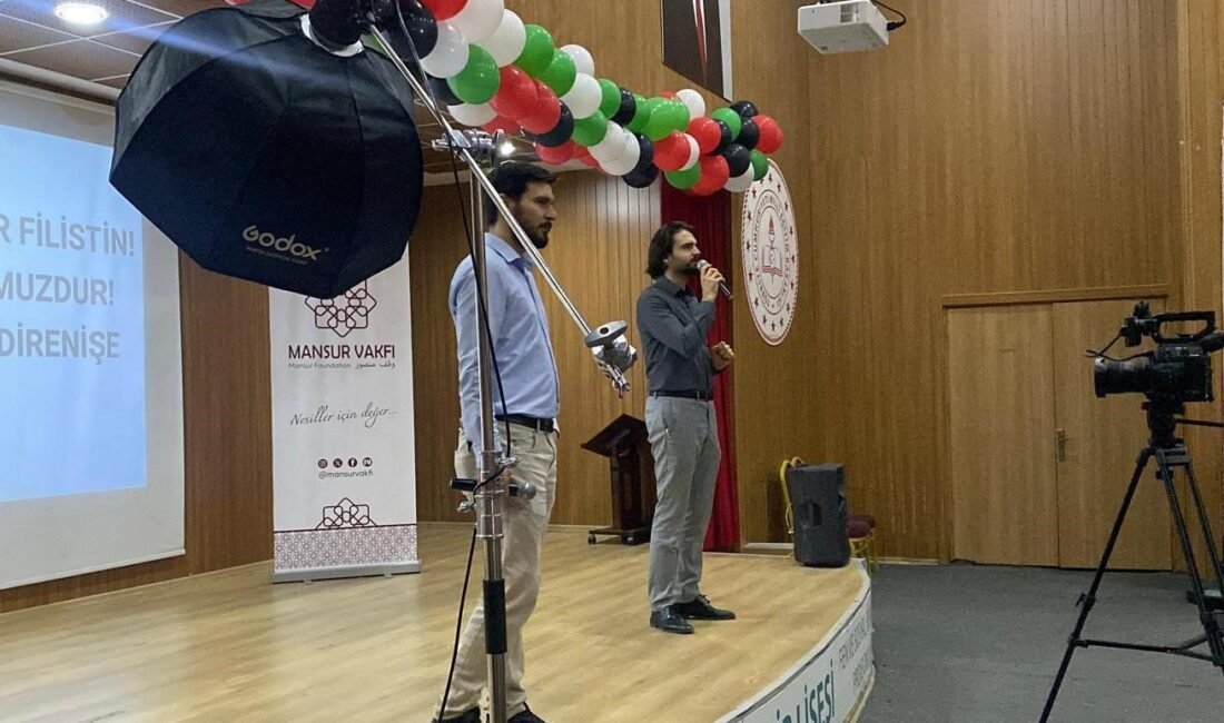 Mersin’in Akdeniz ilçesinde bulunan Mersin Proje Anadolu İmam Hatip Lisesi’nde,