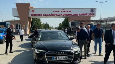 Yeni Parti Genel Başkanı Özgür Özel ve beraberindeki heyet, Tarsus