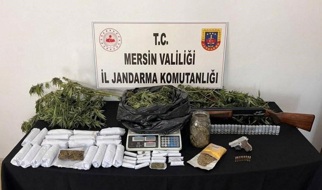 Mersin’de uyuşturucu operasyonlarında 4 şüpheli tutuklandı Mersin’de uyuşturucu madde ticaretine yönelik düzenlenen iki ayrı operasyonda çeşitli
