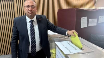 Tarsus Ticaret Borsası’nda 14 kişilik meclis üyelerinin gerçekleştirdiği seçimlerin ardından