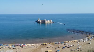Türkiye’nin önemli turizm noktalarından Mersin’de sezon bitmesine rağmen sakinliği sevenler,