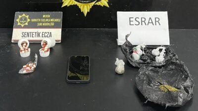 Mersin’de uyuşturucu operasyonu: 1 tutuklama Mersin’de uyuşturucu madde ticareti yapan sokak satıcılarına yönelik düzenlenen operasyonda