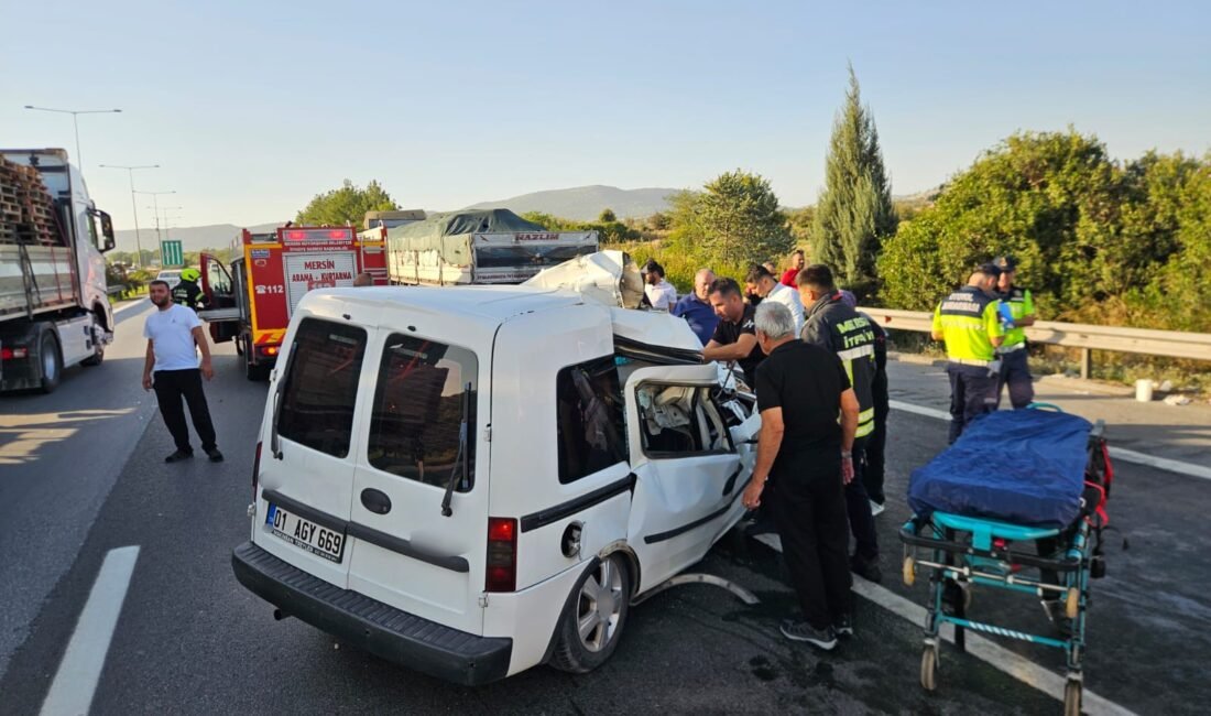 Mersin’de otomobil çekiciye arkadan çarptı: 2 ölü, 1 yaralı Mersin’de hafif ticari aracın çekiciye arkadan çarpması sonucu meydana gelen