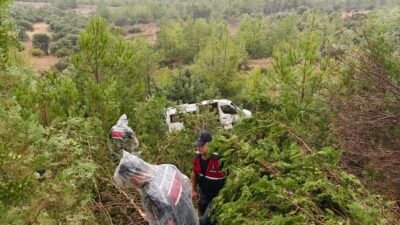 Mersin‘in Silifke ilçesinde kontrolden çıkarak şarampole yuvarlanan yolcu minibüsündeki 17