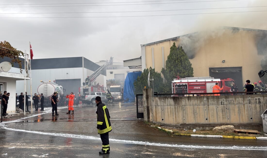 Mersin’de tütün ve makaron fabrikasındaki yangın kontrol altına alındı Mersin‘de tütün ve makaron üretim fabrikasının 3 deposunda çıkan yangın,
