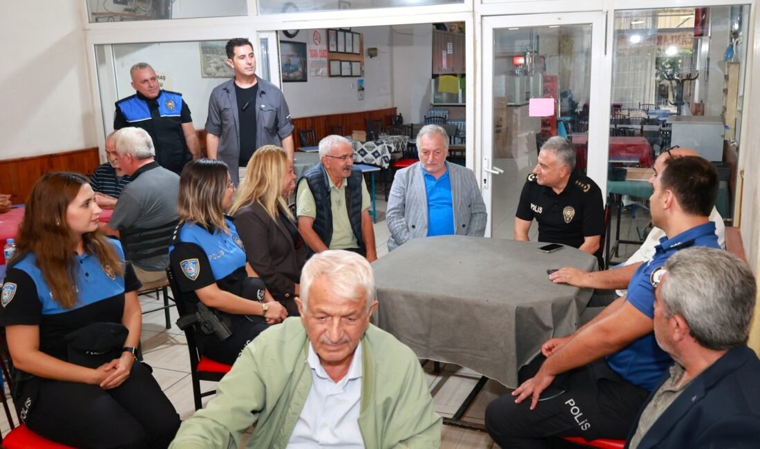 Mersin polisi vatandaşlarla iç içe Mersin İl Emniyet Müdürü Fahri Aktaş, Toplum Destekli Polislik Şube Müdürlüğü