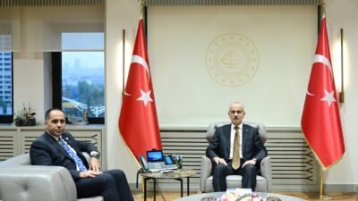 AK Parti Mersin Milletvekili Ali Kıratlı, Ulaştırma ve Altyapı Bakanı Abdülkadir Uraloğlu