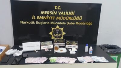 Mersin’de torbacı operasyonu: 4 tutuklama Mersin‘de uyuşturucu madde ticareti yapan ve torbacı tabir edilen sokak