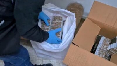 Mersin merkezli 3 ilde tütün ürünleri kaçakçılığına yönelik düzenlenen operasyonda 20