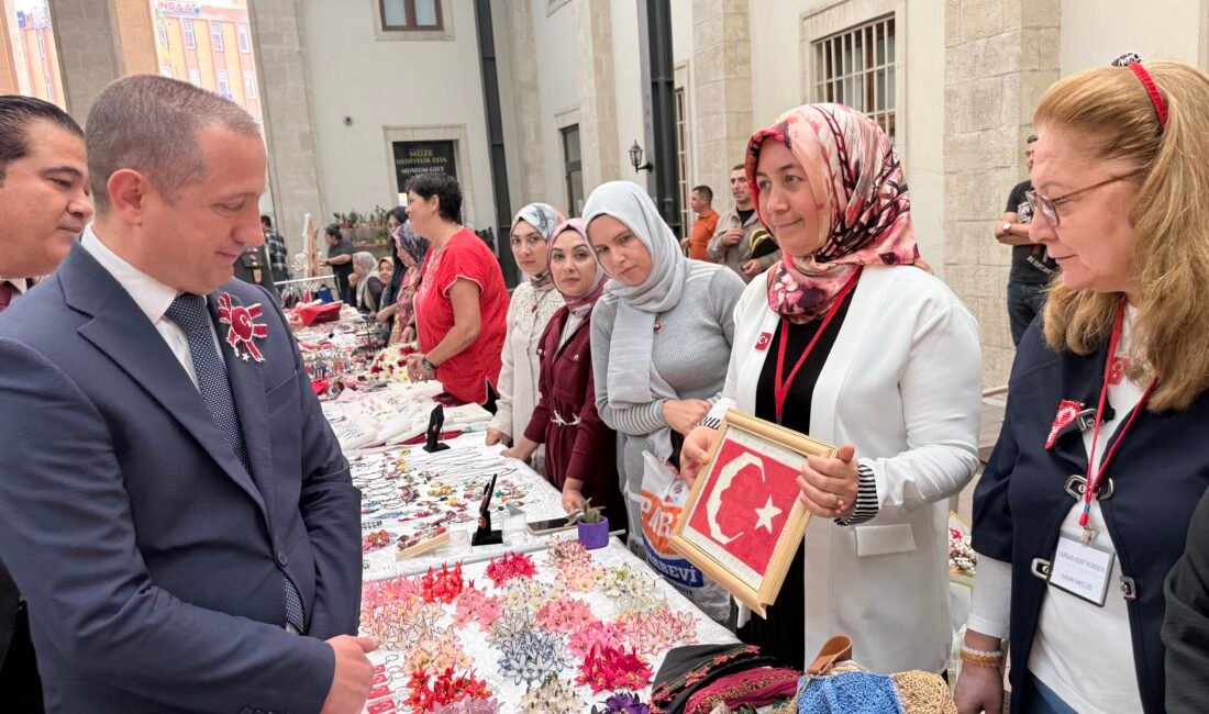 Cumhuriyet coşkusu ilmek ilmek işlendi Mersin’in Tarsus ilçesinde yapılan yarışmada, Cumhuriyet sevgisi el emeği ve