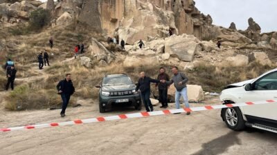 Nevşehir‘in Göreme beldesinde peribacası çöktü. İlk bilgilere göre, ölü ve