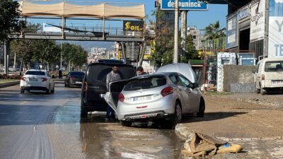 Mersin‘de dün gece etkili olan sağanak yağışın ardından selin bıraktığı