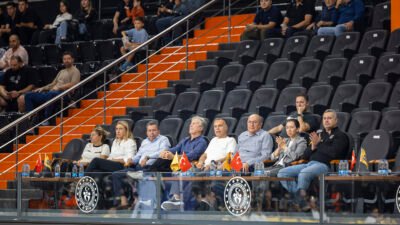 BAŞKAN VEKİLİ GENÇ, MSK-DARÜŞŞAFAKA LASSA KARŞILAŞMASINI İZLEDİ Türkiye Basketbol Ligi’nde mücadele eden Mersin Spor Kulübü (MSK) sezonun