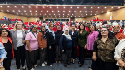 GENÇ: “KADINLAR ÜRETTİKÇE MERSİN GÜÇLENİYOR” Mersin Büyükşehir Belediye Başkan Vekili Gülşah Yıldırım Genç, Mersin Büyükşehir