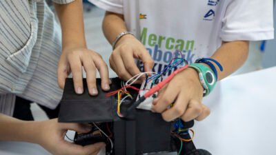 Mersin Büyükşehir Belediyesi, çocukları ve gençleri bilimle buluşturduğu ‘Mercan 100.