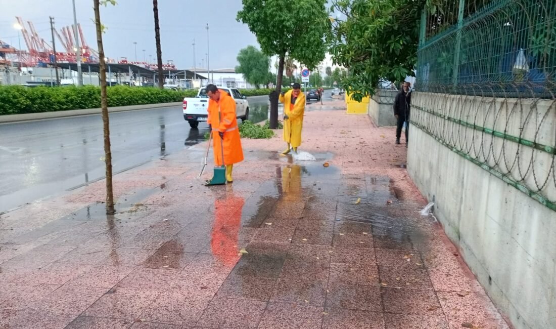 MERSİN BÜYÜKŞEHİR VE MESKİ 87 EKİP, 350 PERSONEL, 126 İŞ MAKİNESİ İLE SAHADA! Mersin genelinde etkili olması beklenen kuvvetli sağanak ve gök gürültülü