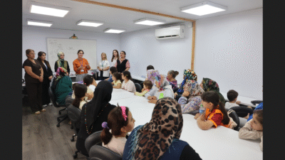 “ERTELEME DÖNGÜSÜNÜ KIRMANIN TÜYOLARI ANLATILDI” Toroslar Belediyesi, 11 Ekim Dünya Kız Çocukları Günü kapsamında çocukların