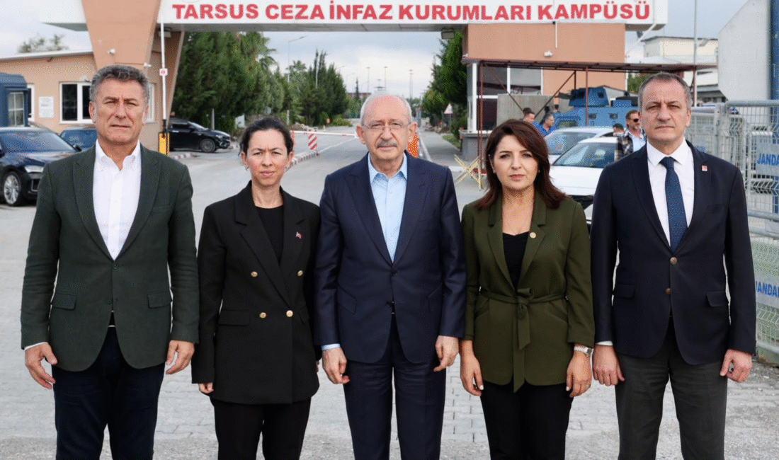 KILIÇDAROĞLU SEÇER VE ÖZYİĞİT’İ ZİYARET ETTİ CHP Genel Başkanı Kemal Kılıçdaroğlu, Tarsus Cezaevinde tutuklu bulunan Mersin