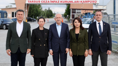 KILIÇDAROĞLU SEÇER VE ÖZYİĞİT’İ ZİYARET ETTİ CHP Genel Başkanı Kemal Kılıçdaroğlu, Tarsus Cezaevinde tutuklu bulunan Mersin