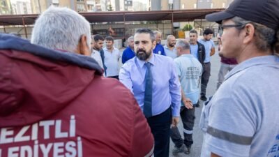 Mezitli Belediye Başkan Vekili Turgut Selağzı, belediyenin ana hizmet binası