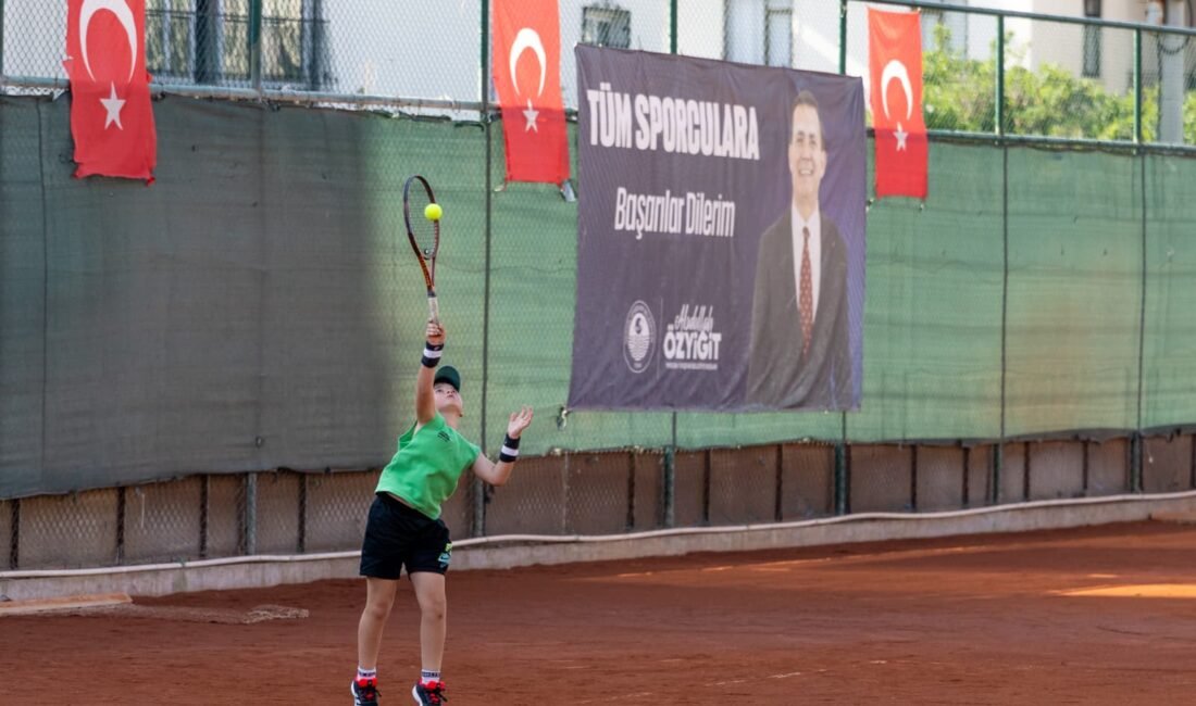 Geleceğin tenis yıldızları Yenişehir’de kortlara çıktı Yenişehir Belediyesi ev sahipliğinde Ata Tenis Kompleksi’nde düzenlenen 8, 9