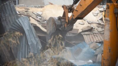 eden metruk bir binanın yıkımını gerçekleştirdi. Yasal süresi içinde önlem