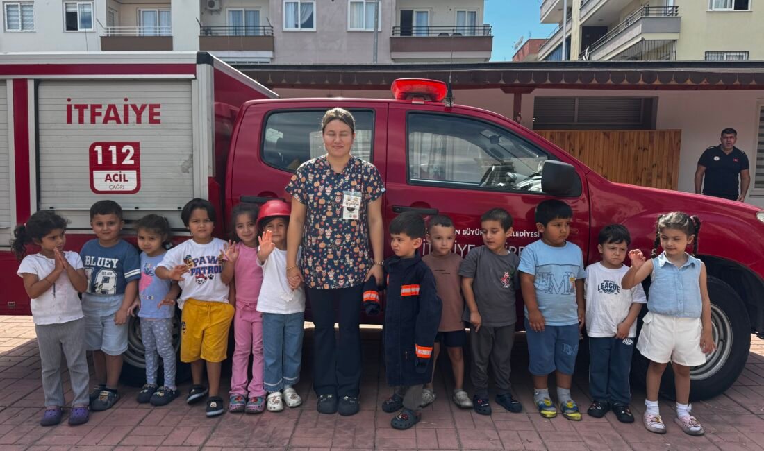MİNİKLER, AFETLERE KARŞI HAZIRLIKLI OLMAYI ÖĞRENDİ Toroslar Belediyesi, çocukların erken yaşlarda afet bilinci kazanması ve olası