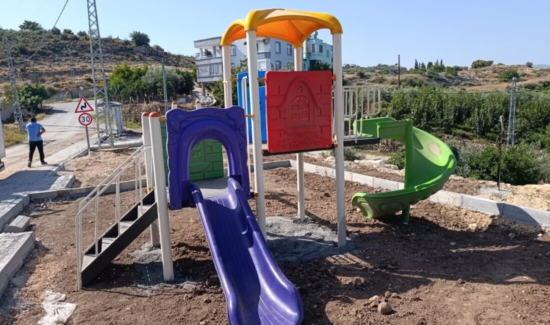 Akdeniz Belediyesi Park ve Bahçeler Müdürlüğü’ne bağlı saha ekipleri, vatandaşların