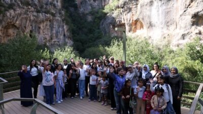 AKDENİZ BELEDİYESİNDEN ANNE-KIZLARA ÖZEL DÜNYA KIZ ÇOCUKLARI GÜNÜ ETKİNLİĞİ Akdeniz Belediyesi Kadın ve Aile Hizmetleri Müdürlüğü koordinasyonunda yürütülen “Kırsal