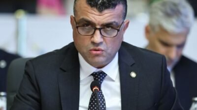 MERSİN BAROSU’NDA SEÇİM SONUÇLANDI: GAZİ ÖZDEMİR YENİDEN BAŞKAN Mersin Barosu’nda başkanlık seçimi tamamlandı. Mevcut başkan Gazi Özdemir, 1326