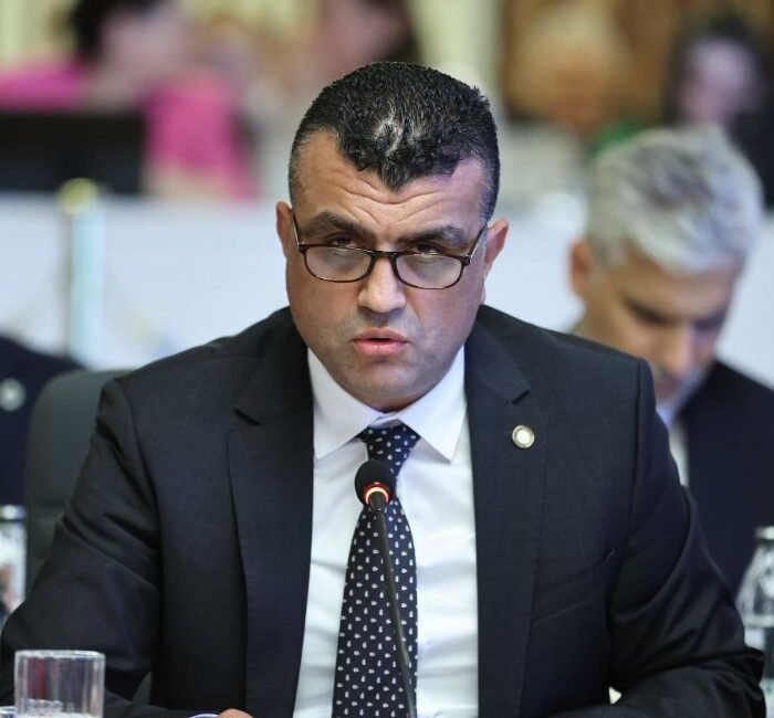 MERSİN BAROSU’NDA SEÇİM SONUÇLANDI: GAZİ ÖZDEMİR YENİDEN BAŞKAN Mersin Barosu’nda başkanlık seçimi tamamlandı. Mevcut başkan Gazi Özdemir, 1326